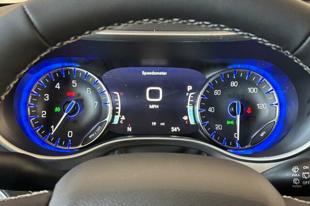 New 2026 Chrysler Pacifica Select image 22