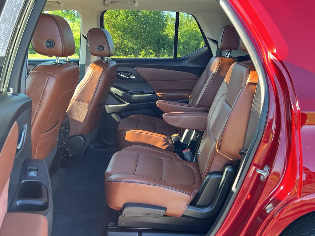 Used 2019 Chevrolet Traverse High Country w/ LPO, Cargo Package AWD/4WD image 36
