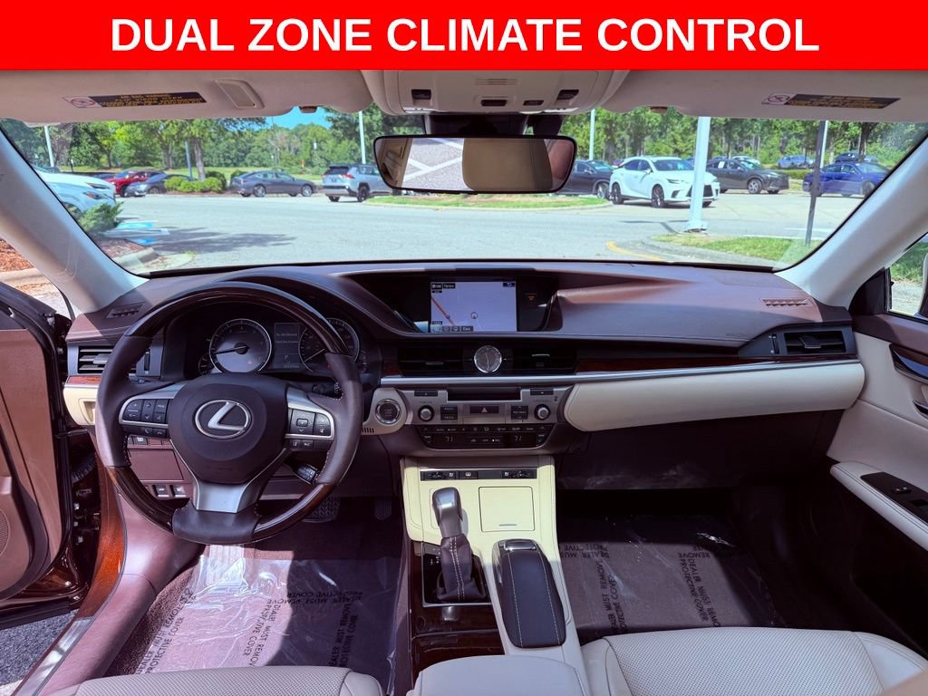 Used 2016 Lexus ES 350 w/ Luxury Package w/Wood Trim FWD image 10