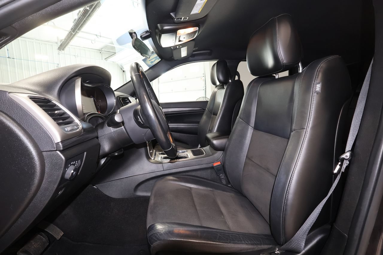 Used 2021 Jeep Grand Cherokee Laredo X RWD image 13