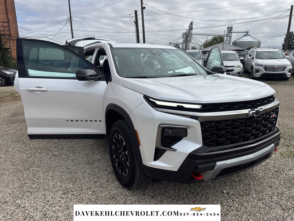 Certified 2025 Chevrolet Traverse Z71 AWD/4WD image 43