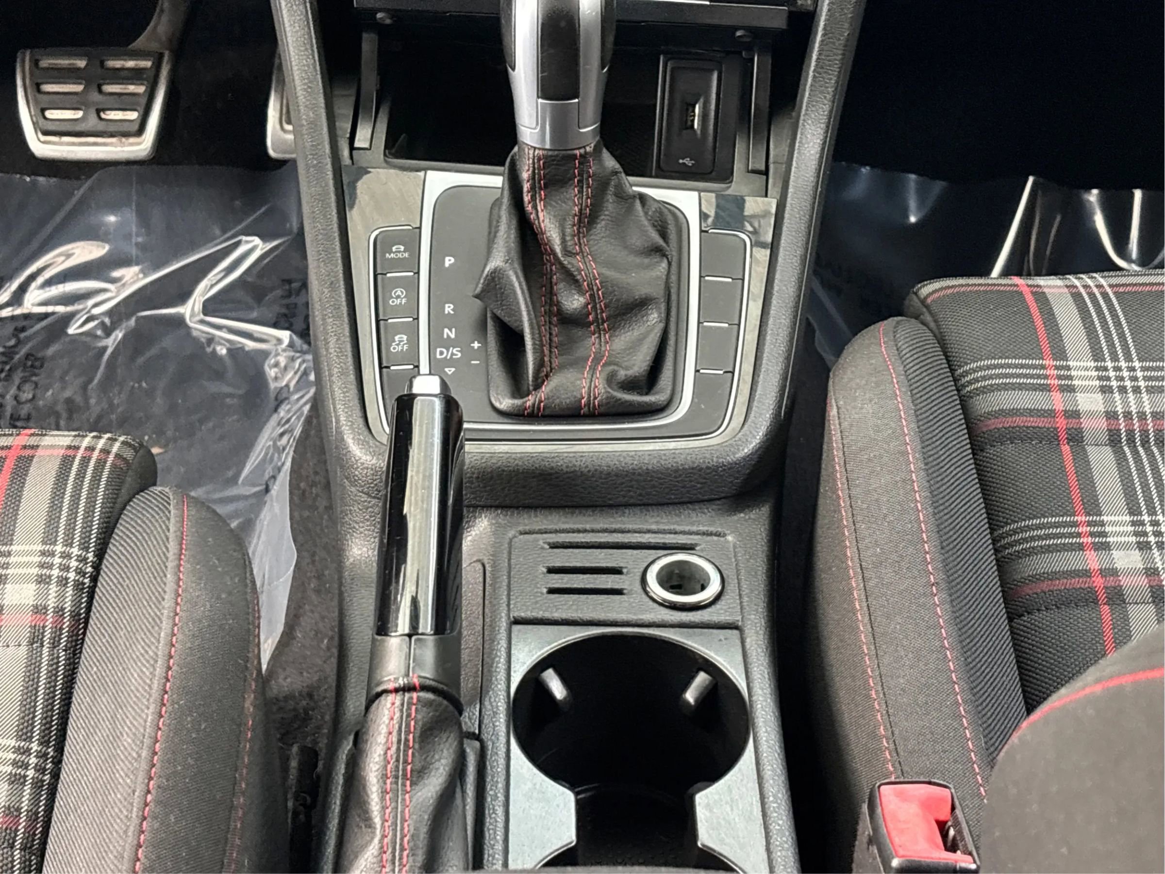 Used 2019 Volkswagen GTI SE image 22