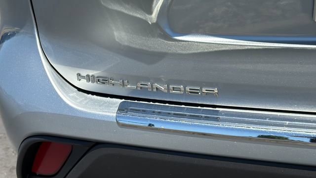 Used 2021 Toyota Highlander XLE AWD/4WD image 13