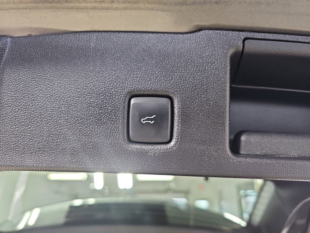 Used 2025 Ford Escape Platinum AWD/4WD image 17