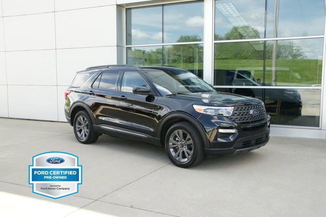 Certified 2022 Ford Explorer XLT w/ Equipment Group 202A AWD/4WD image 2
