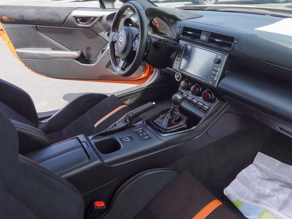 Certified 2023 Toyota GR86 10th Anniversary SE image 29