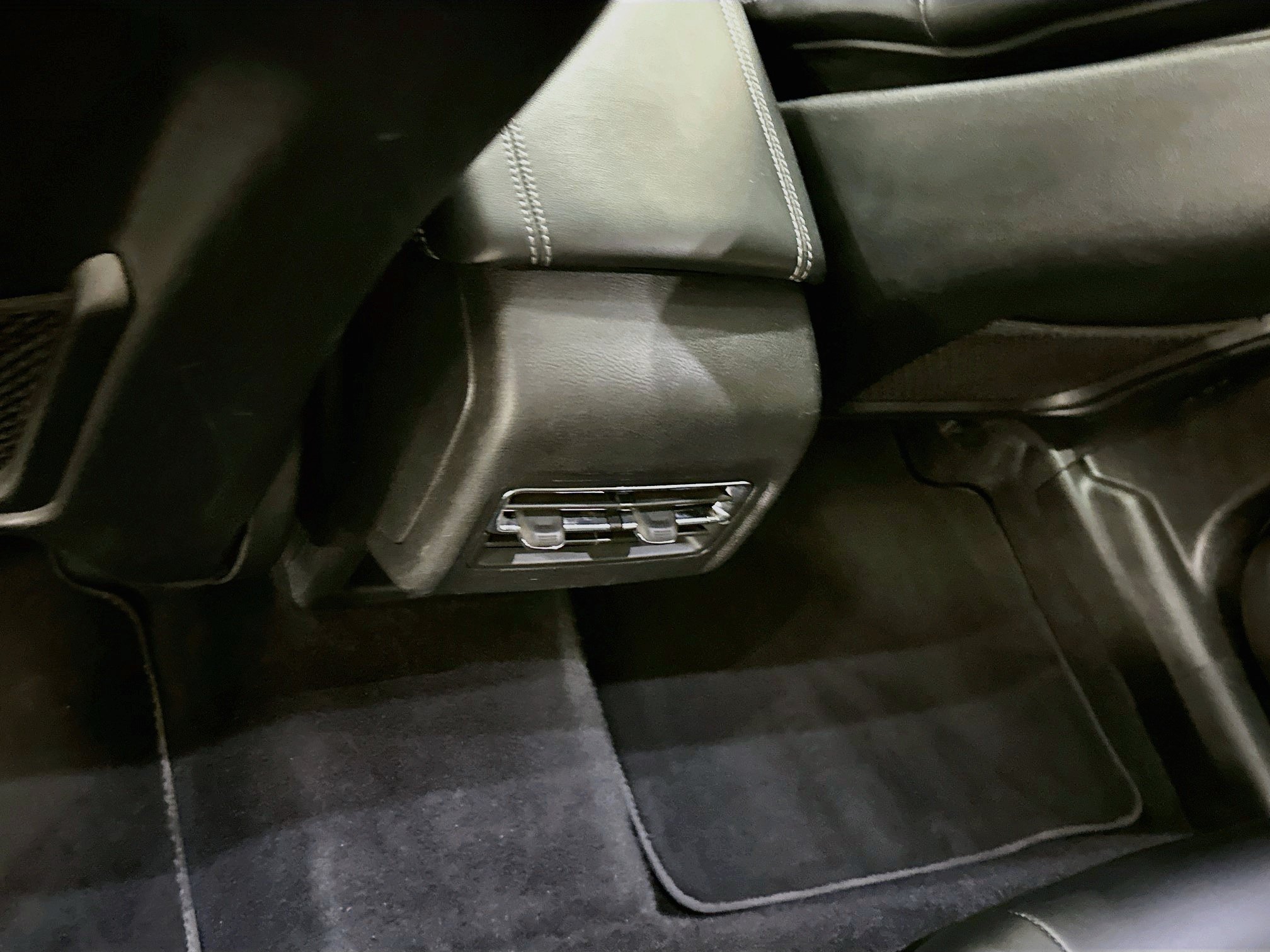 Used 2023 Lincoln Corsair AWD image 28