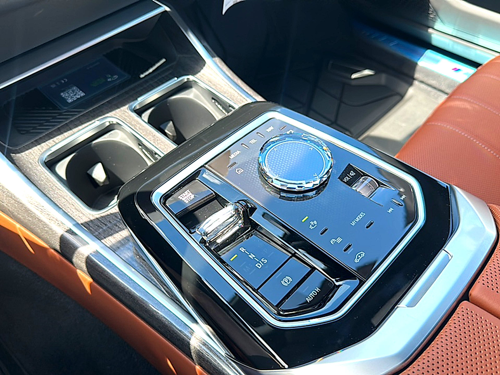 New 2026 BMW 740i w/ Premium Package RWD image 25