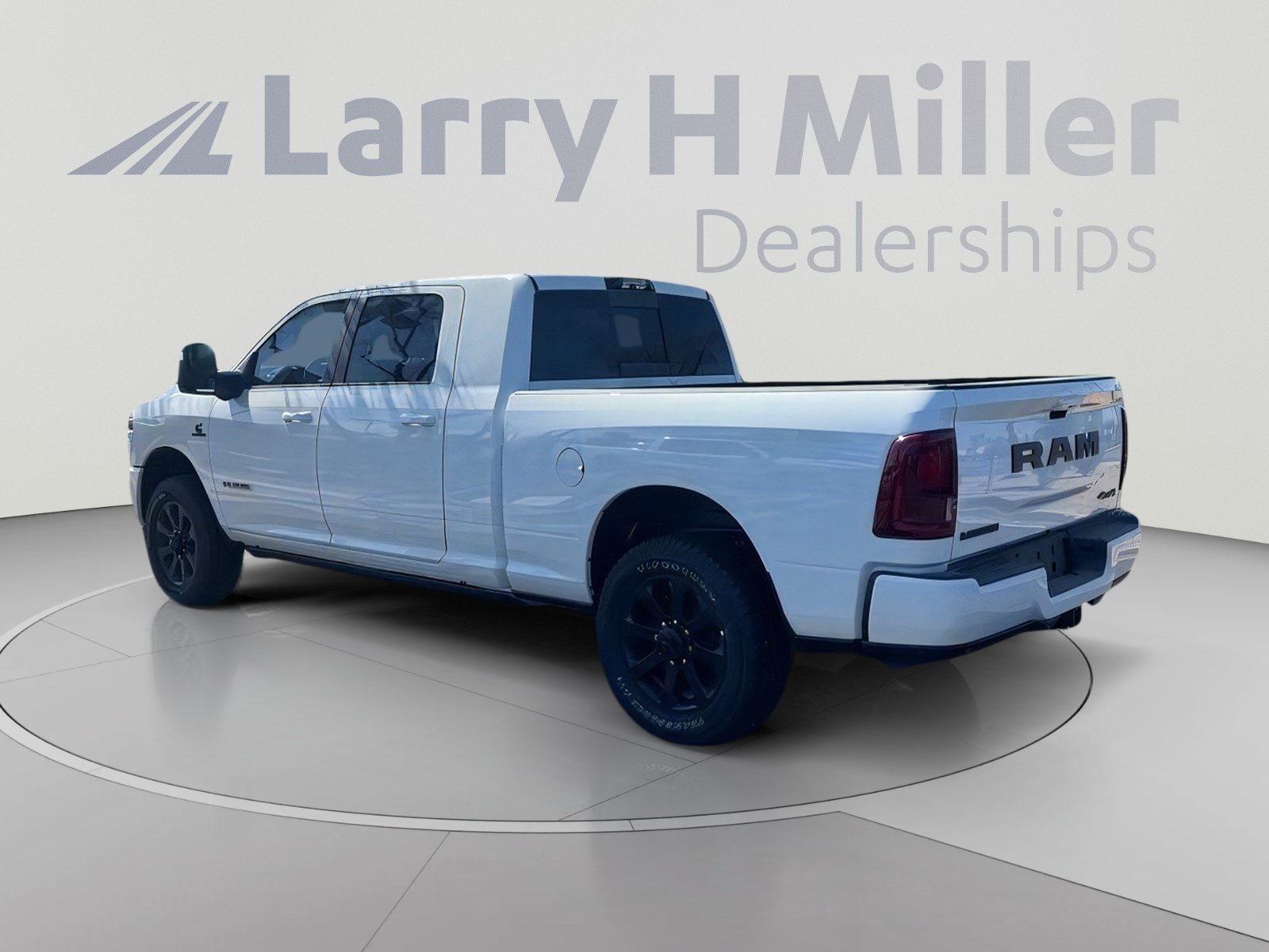 New 2026 RAM 2500 Laramie AWD/4WD image 3