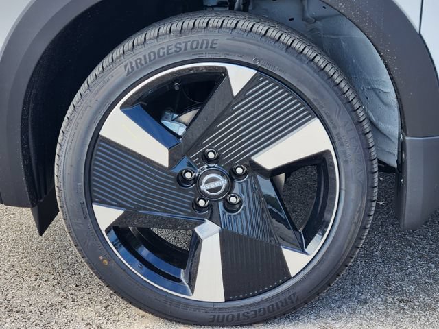 New 2025 Nissan Kicks SR w/ Illumination Package FWD image 6