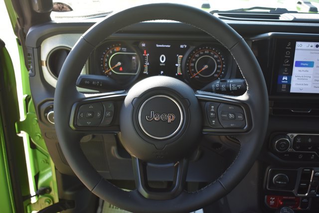 Used 2025 Jeep Wrangler Unlimited Sport AWD/4WD image 19