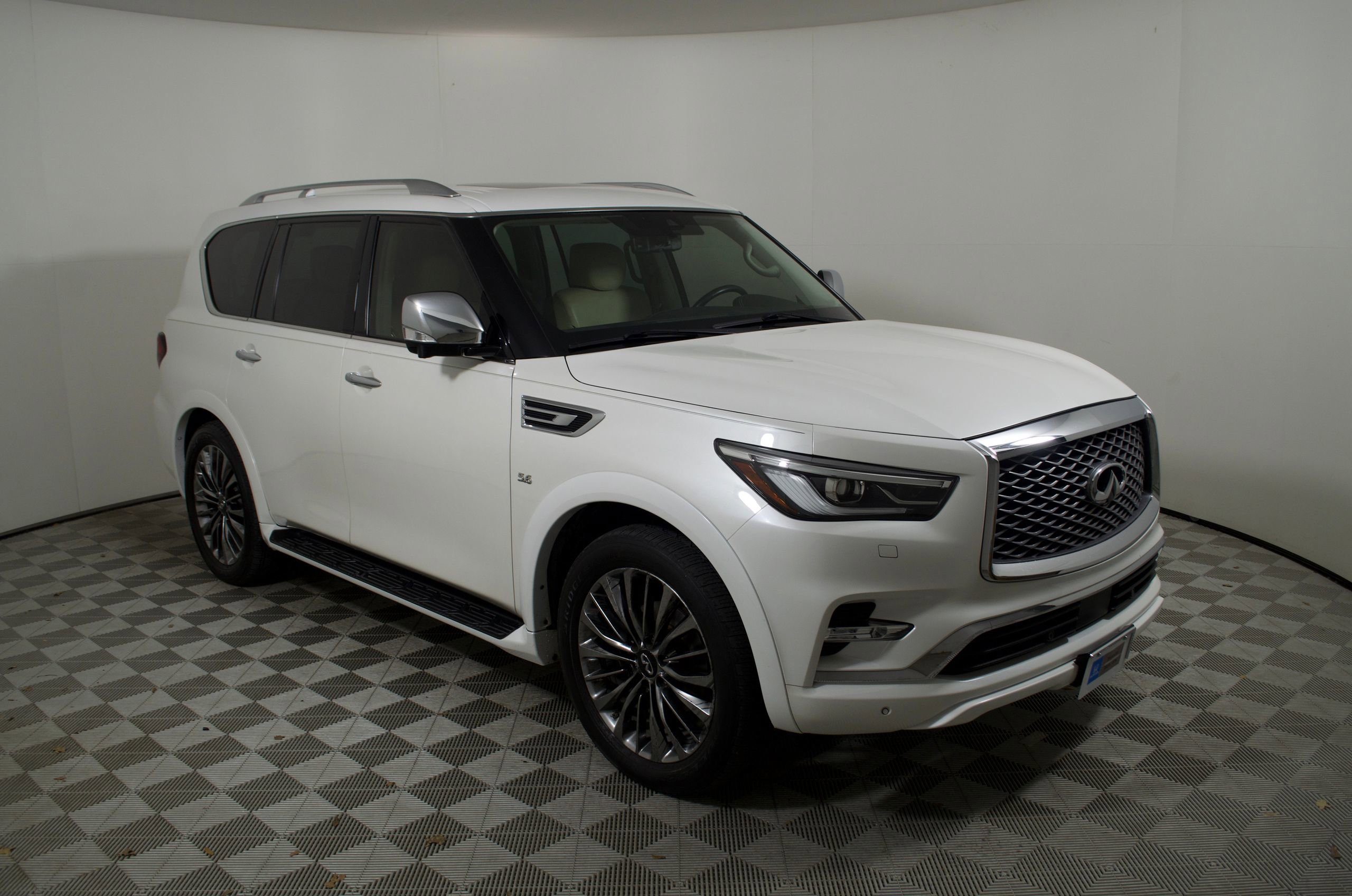 Used 2019 INFINITI QX80 Luxe w/ Proactive Package image 7