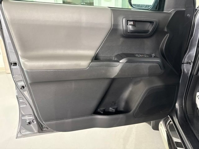 Used 2020 Toyota Tacoma SR w/ SR Convenience Package RWD image 16