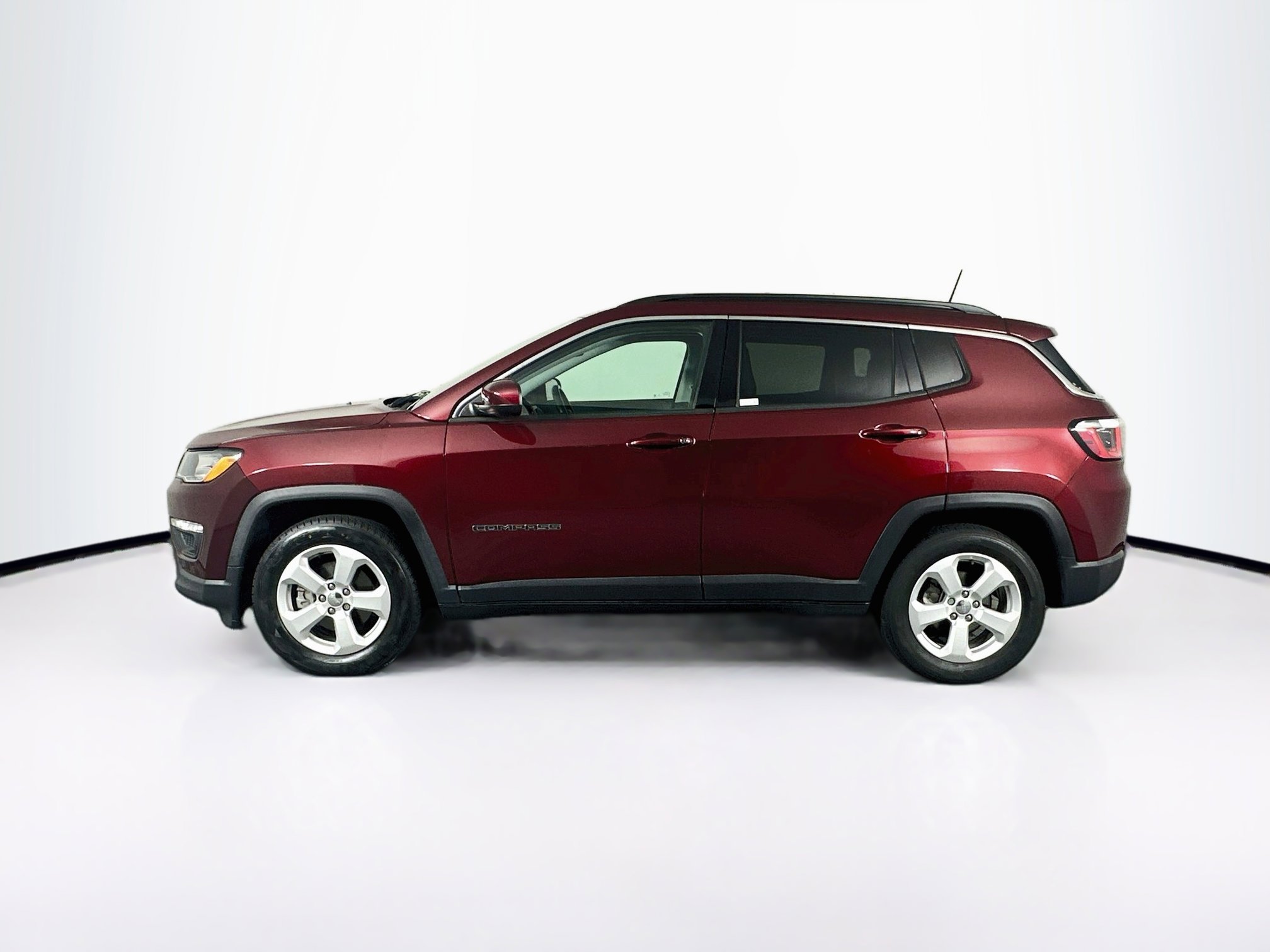 Used 2020 Jeep Compass Latitude FWD image 4