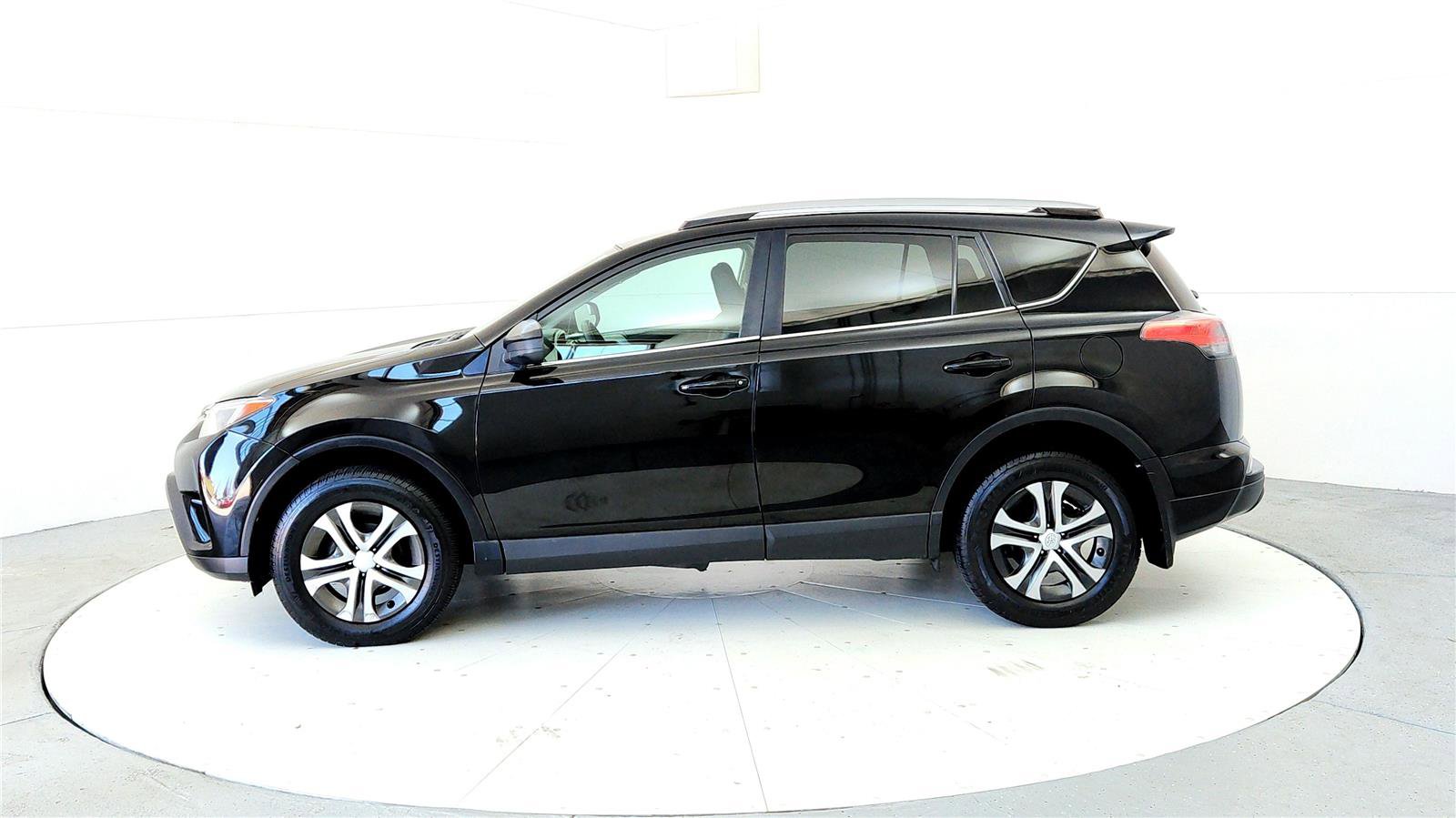 Used 2017 Toyota RAV4 LE w/ All Weather Liner Package AWD/4WD image 3
