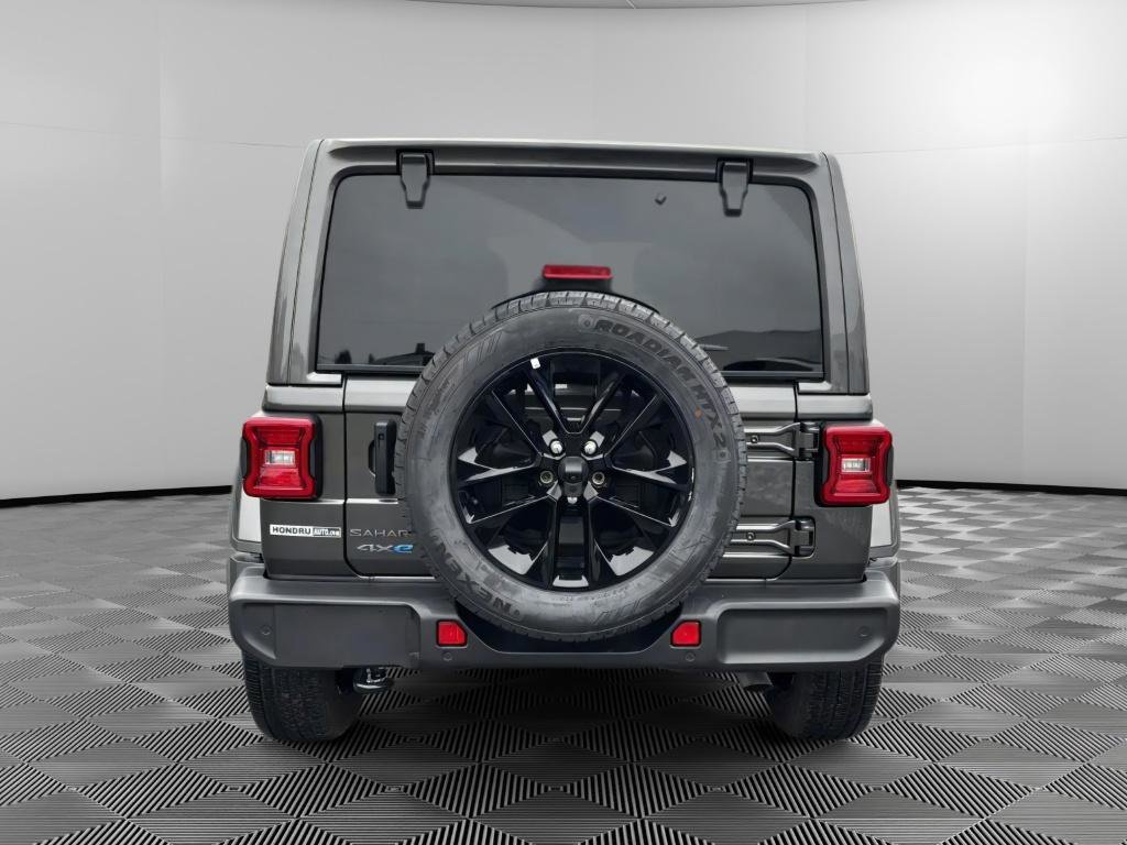 Used 2025 Jeep Wrangler Sahara w/ Safety Group image 8