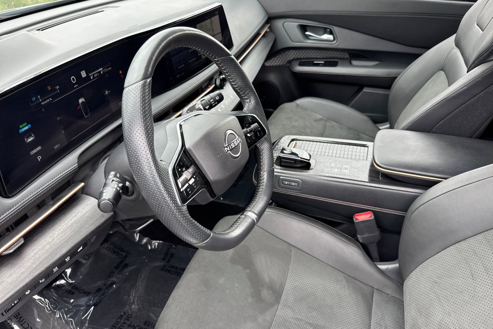 Used 2023 Nissan Ariya AWD image 10