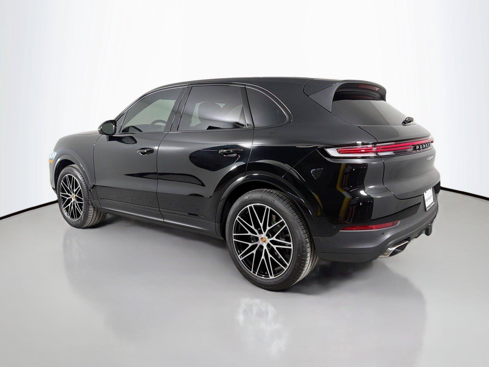 Certified 2026 Porsche Cayenne AWD/4WD image 3