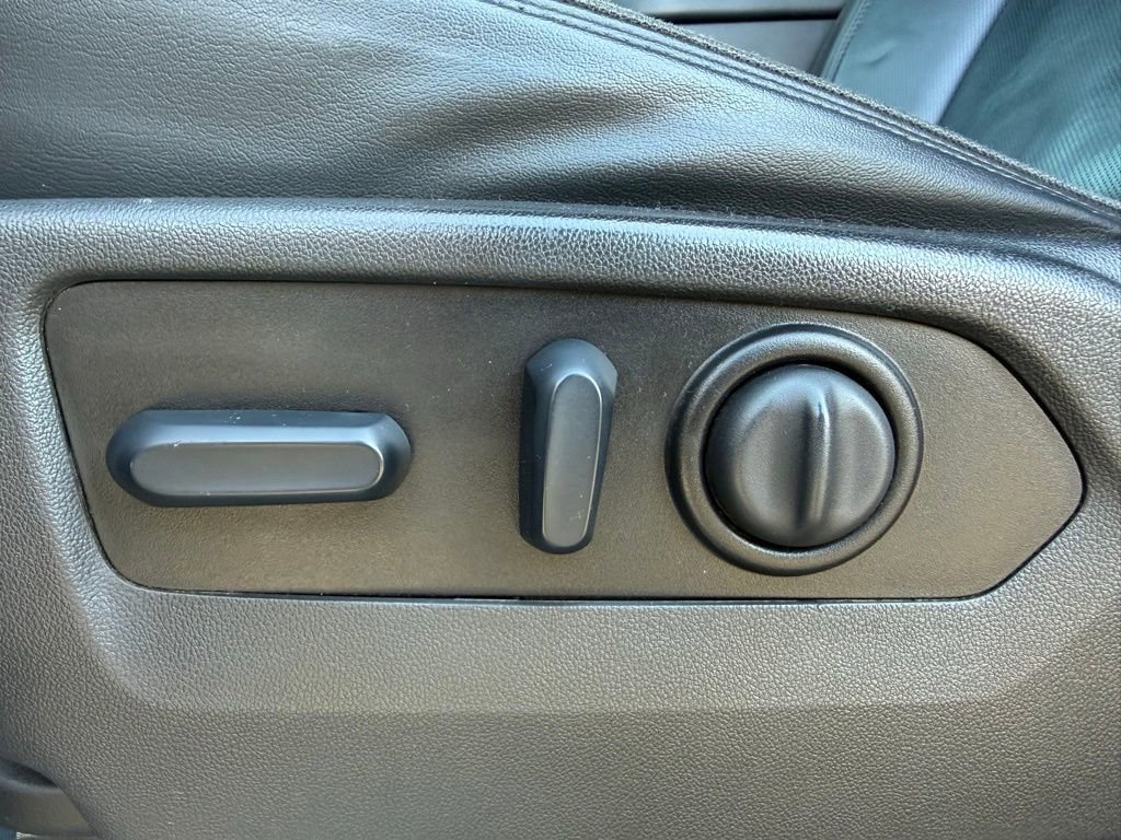 Used 2023 Chevrolet Silverado 2500 High Country w/ Safety Package II image 21