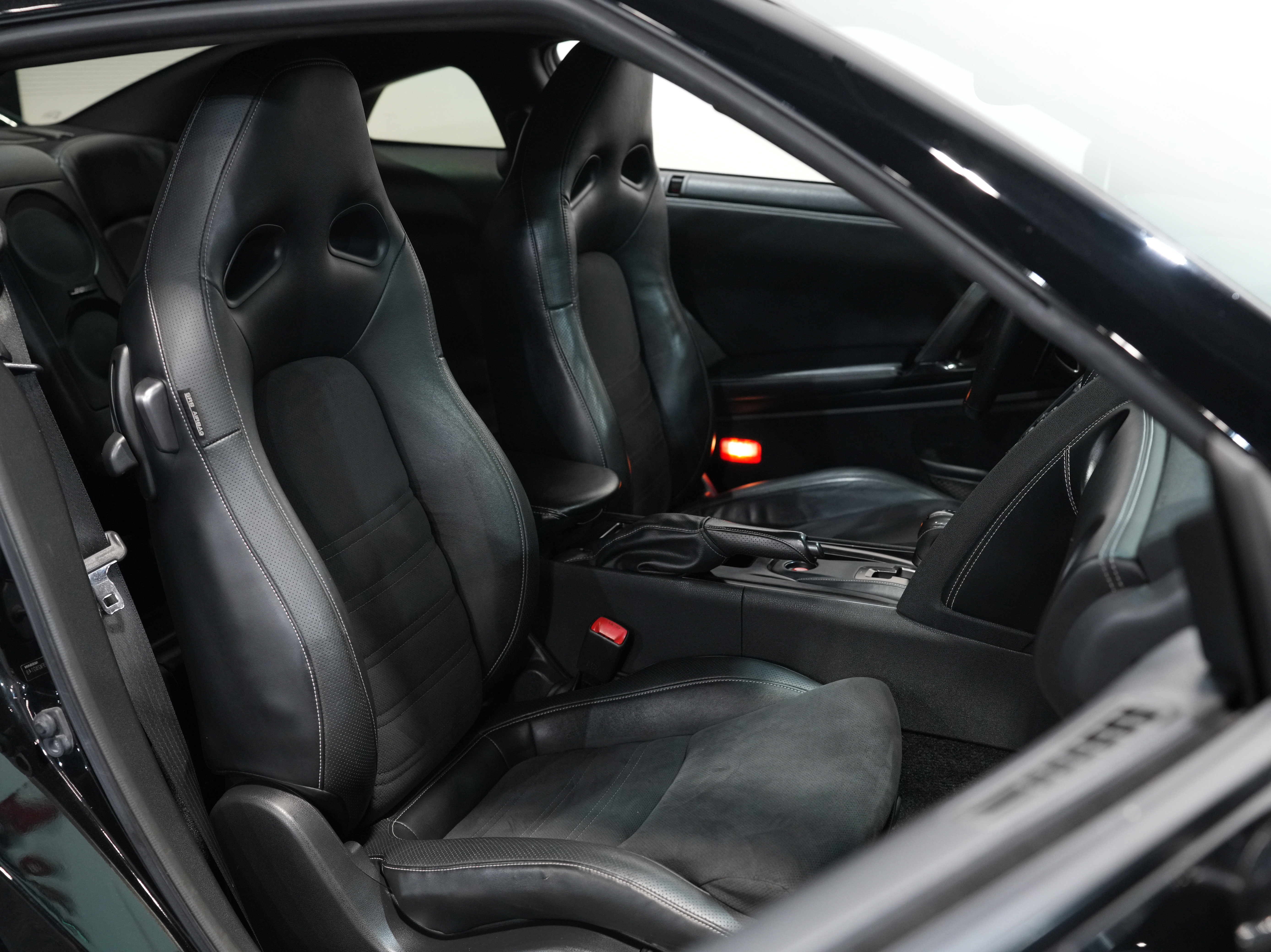 Used 2015 Nissan GT-R Premium image 33