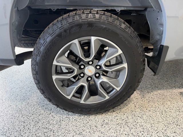 Used 2024 Chevrolet Silverado 1500 LT AWD/4WD image 29