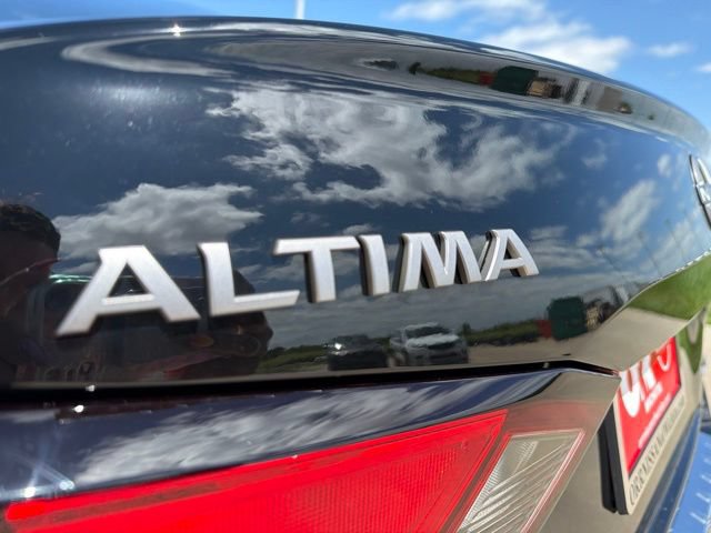 Used 2023 Nissan Altima 2.5 SR AWD/4WD image 14