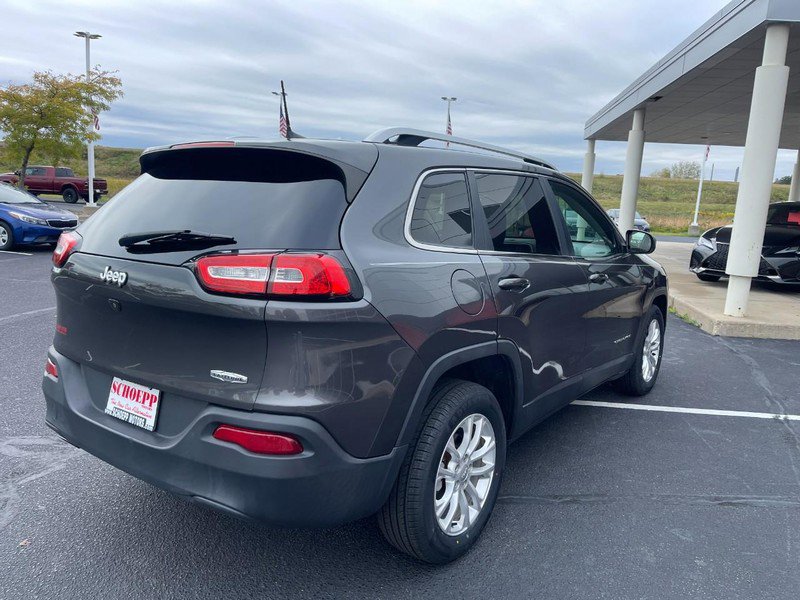 Used 2017 Jeep Cherokee Latitude w/ Cold Weather Group image 3