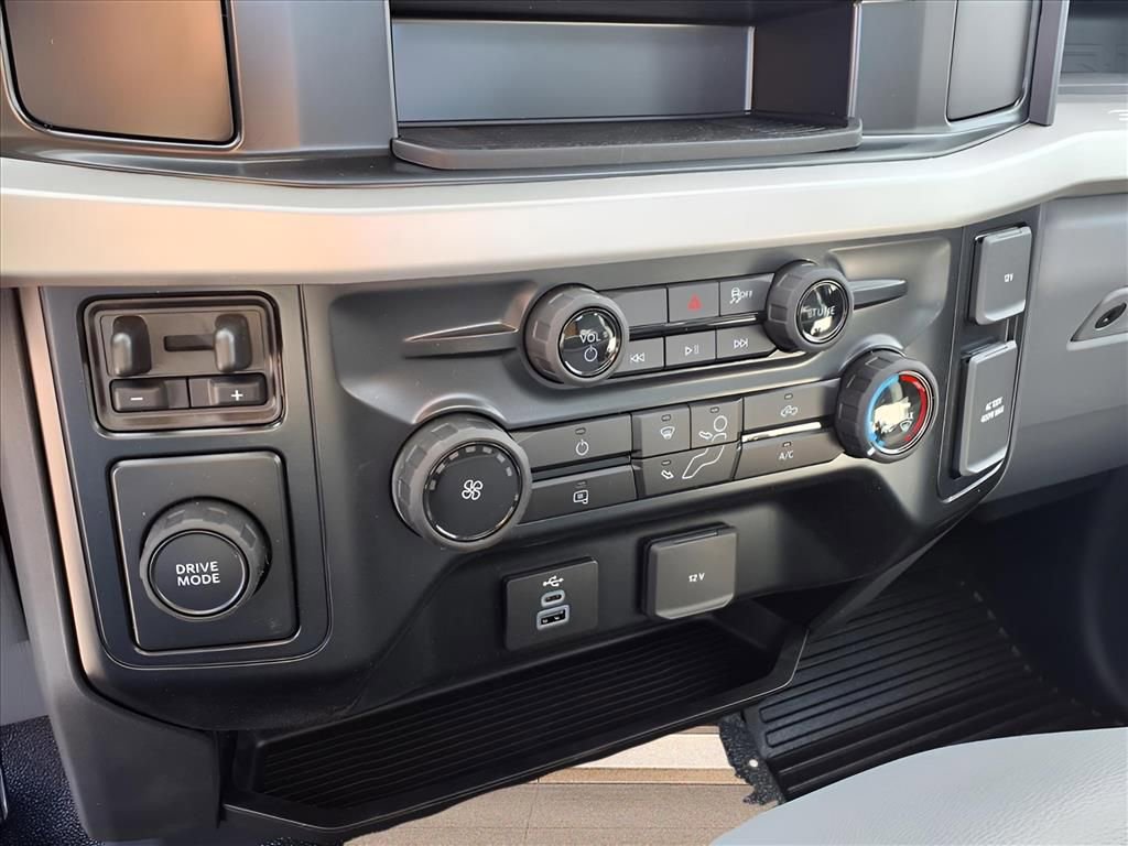 New 2026 Ford F450 XL w/ XL Chrome Package image 10