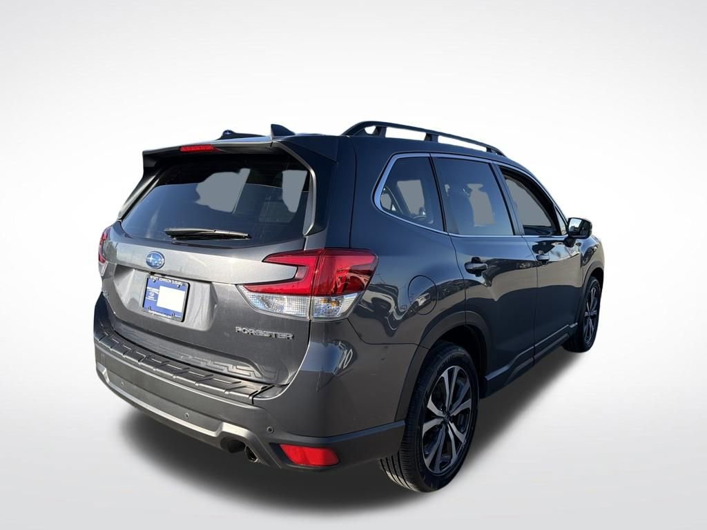 Used 2023 Subaru Forester Limited image 8