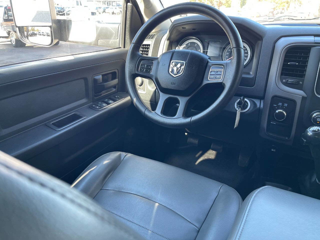 Used 2014 RAM 3500 Tradesman image 11