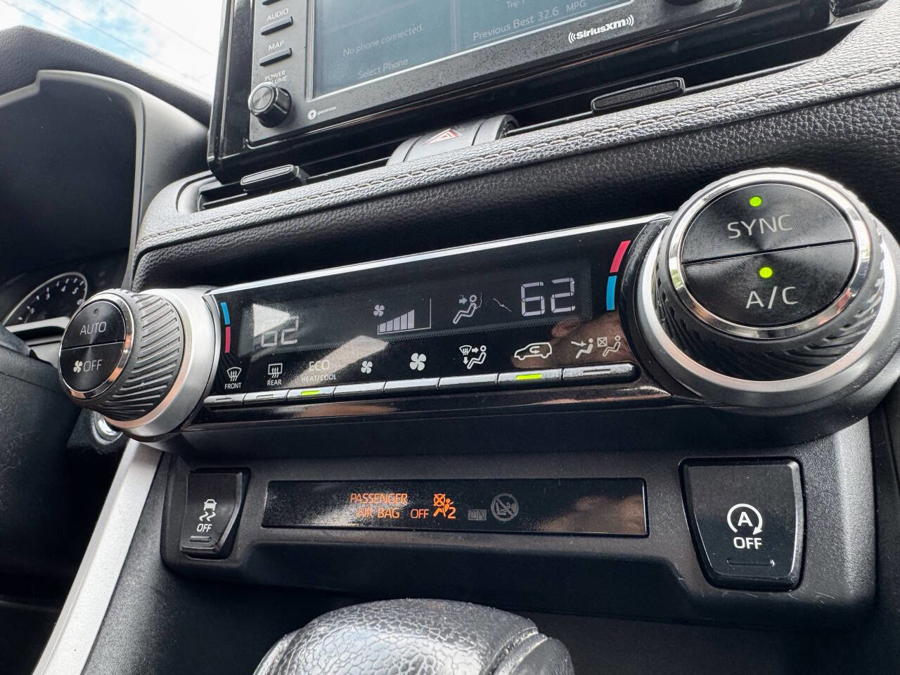 Used 2020 Toyota RAV4 XLE image 15