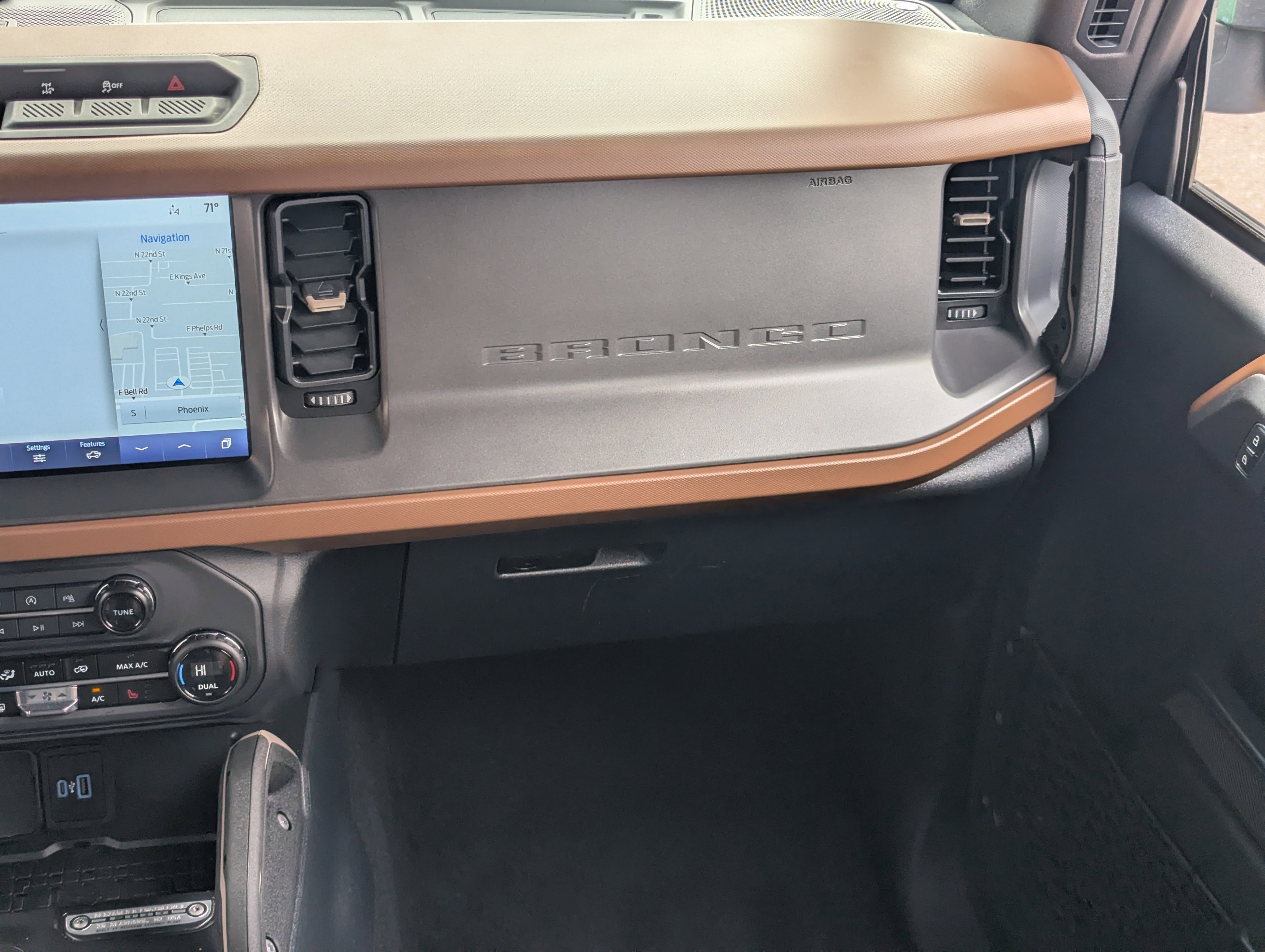 Used 2024 Ford Bronco Outer Banks image 15