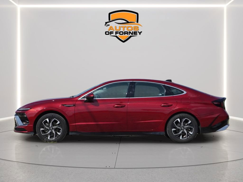 Used 2025 Hyundai Sonata SEL FWD image 2