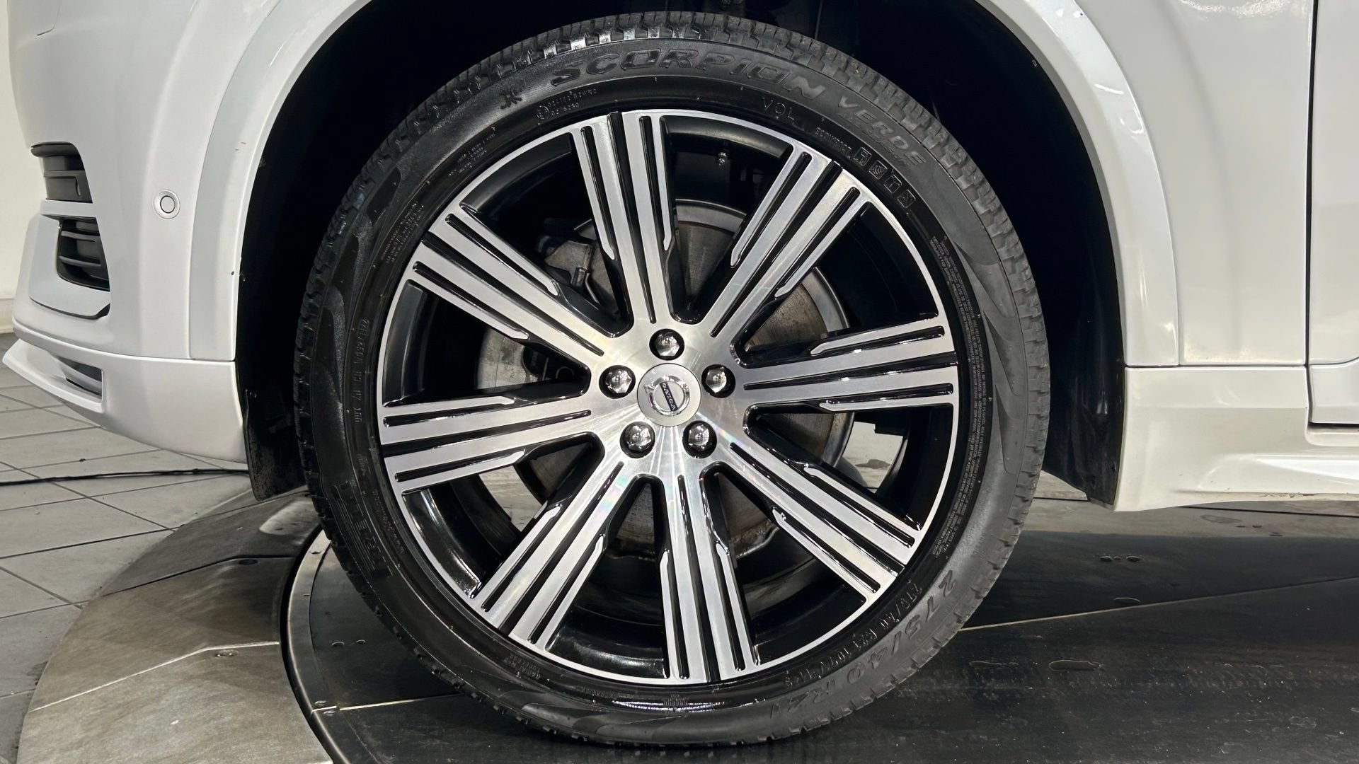 Used 2023 Volvo XC90 B6 Ultimate w/ Protection Package Premier AWD/4WD image 24