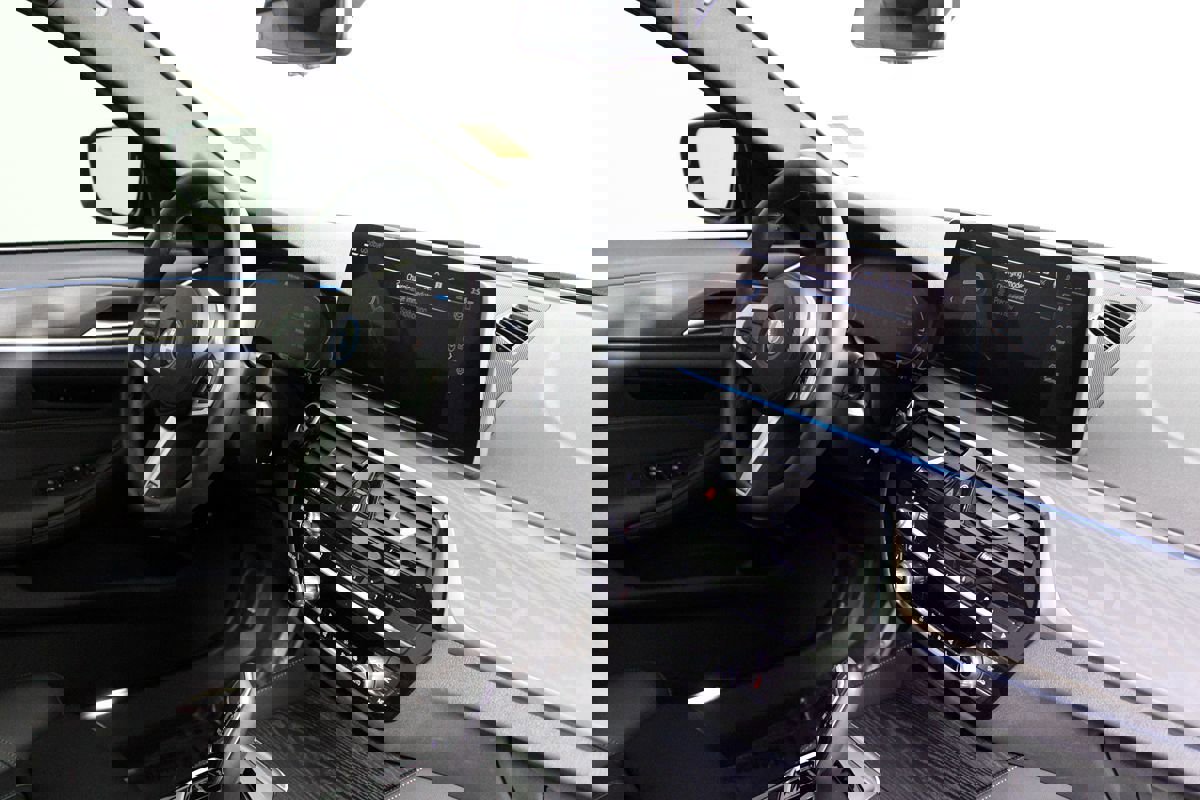 Used 2023 BMW 530e 530e w/ M Sport Package image 22