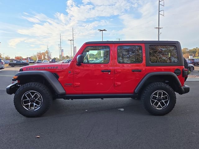 Used 2024 Jeep Wrangler Unlimited Rubicon image 2