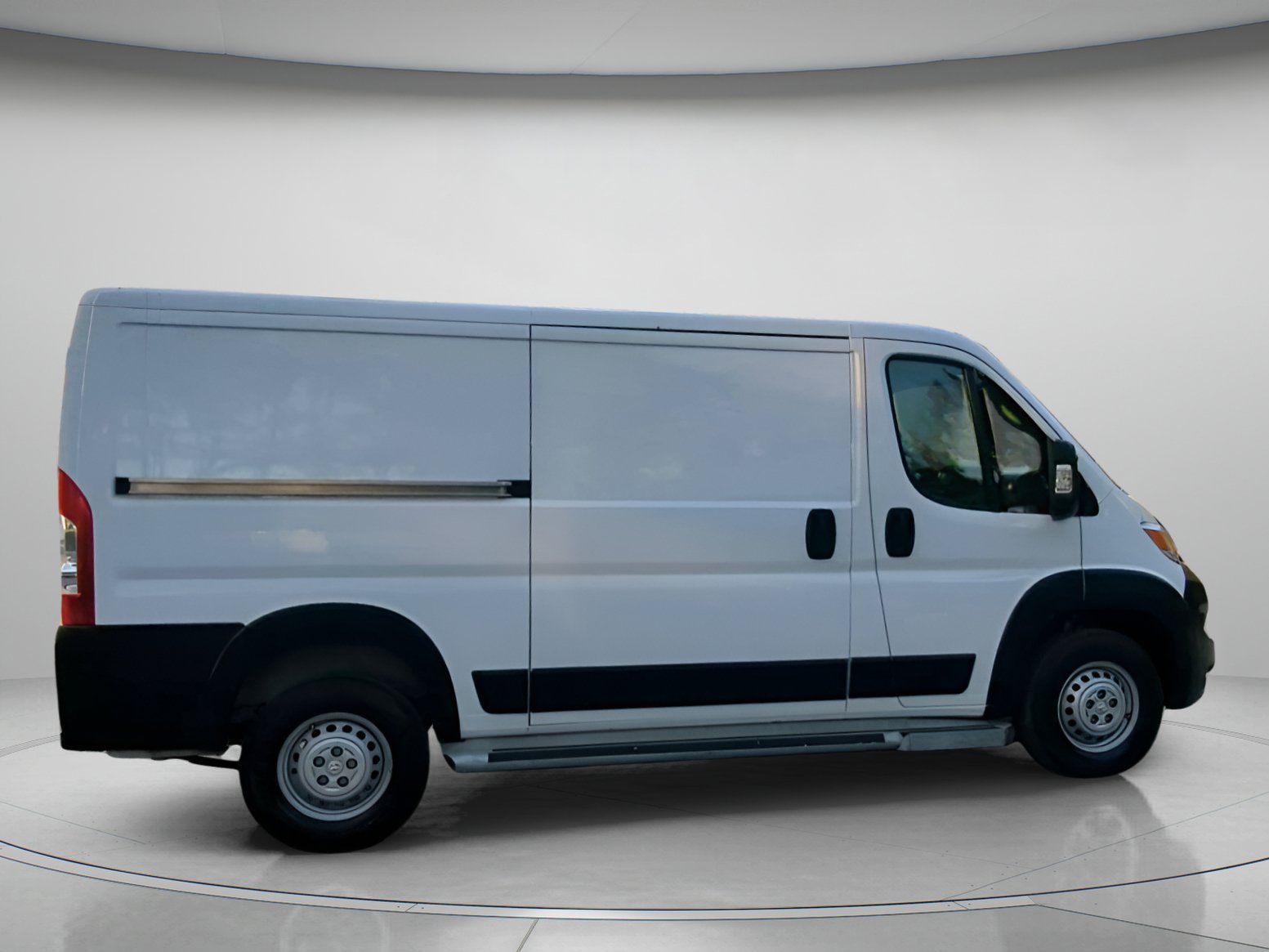 Used 2025 RAM ProMaster 2500 w/ U-Haul Equipment Group FWD image 31