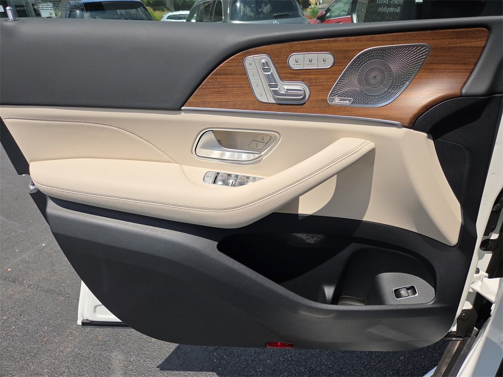 New 2025 Mercedes-Benz GLS 450 4MATIC image 19
