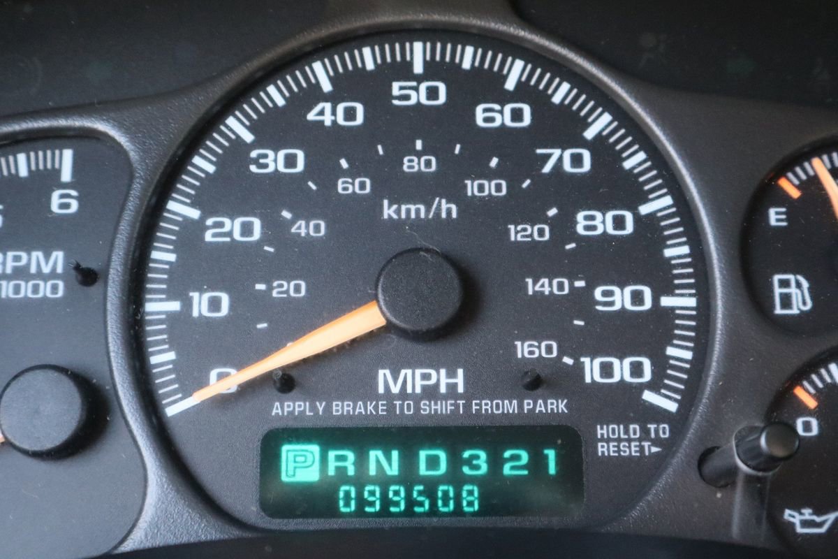 Used 2002 Chevrolet Silverado 1500 LS w/ Heavy Duty Suspension Pkg AWD/4WD image 41