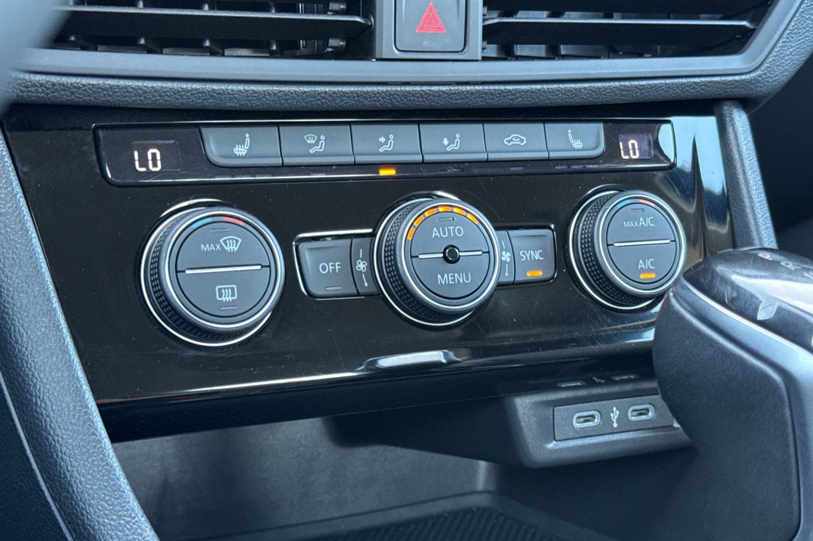 Used 2024 Volkswagen Jetta SE image 22