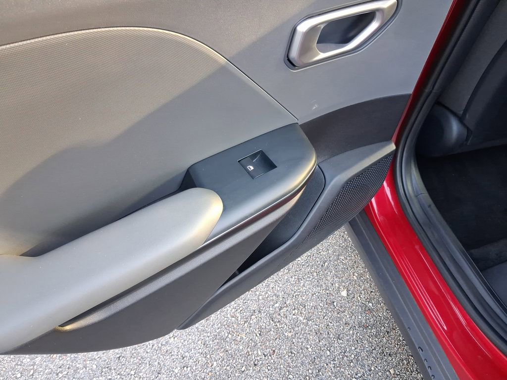 Used 2025 Kia K4 LXS image 12