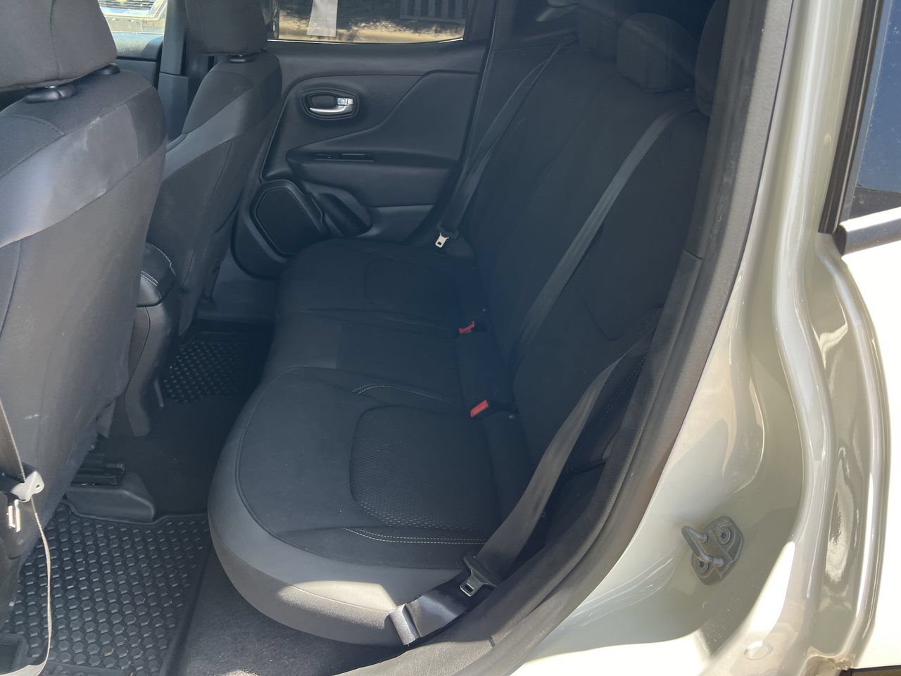 Used 2023 Jeep Renegade Altitude w/ Convenience Group I AWD/4WD image 11