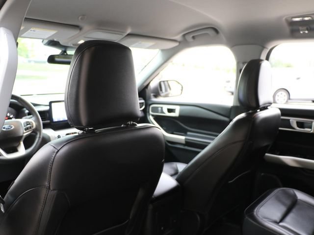 Certified 2023 Ford Explorer XLT w/ Equipment Group 202A AWD/4WD image 15