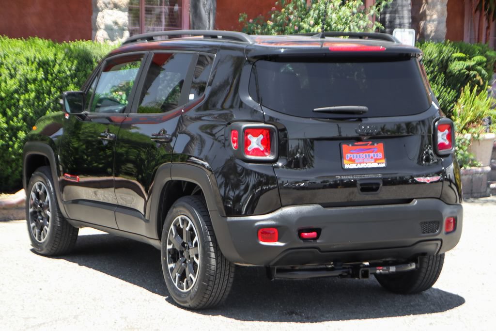 Used 2023 Jeep Renegade Trailhawk AWD/4WD image 6