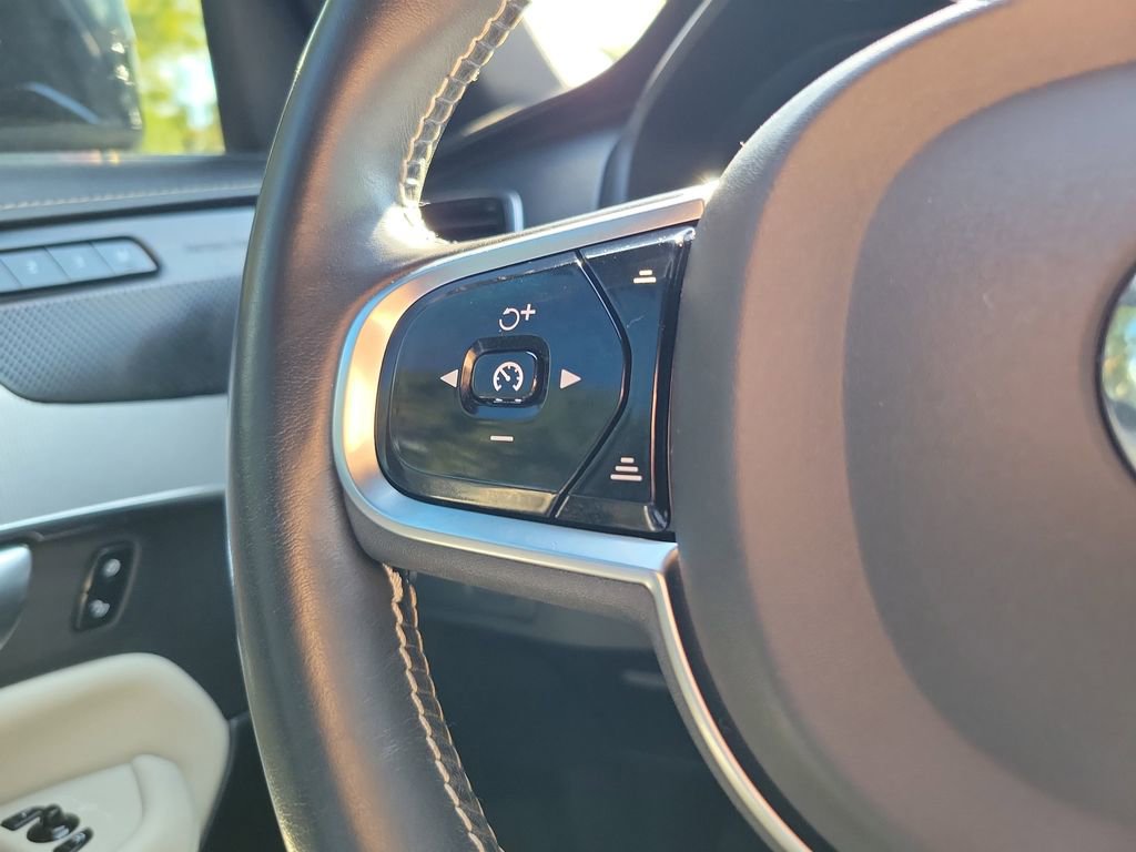 Used 2021 Volvo XC90 T6 R-Design w/ Protection Package Premier image 26