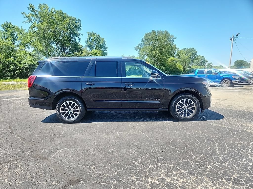 Used 2025 Ford Expedition Max Platinum AWD/4WD image 4