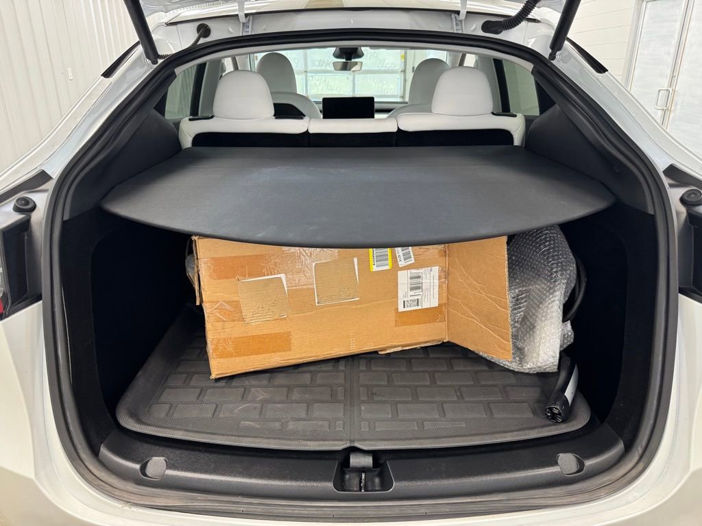 Used 2023 Tesla Model Y Long Range AWD/4WD image 24