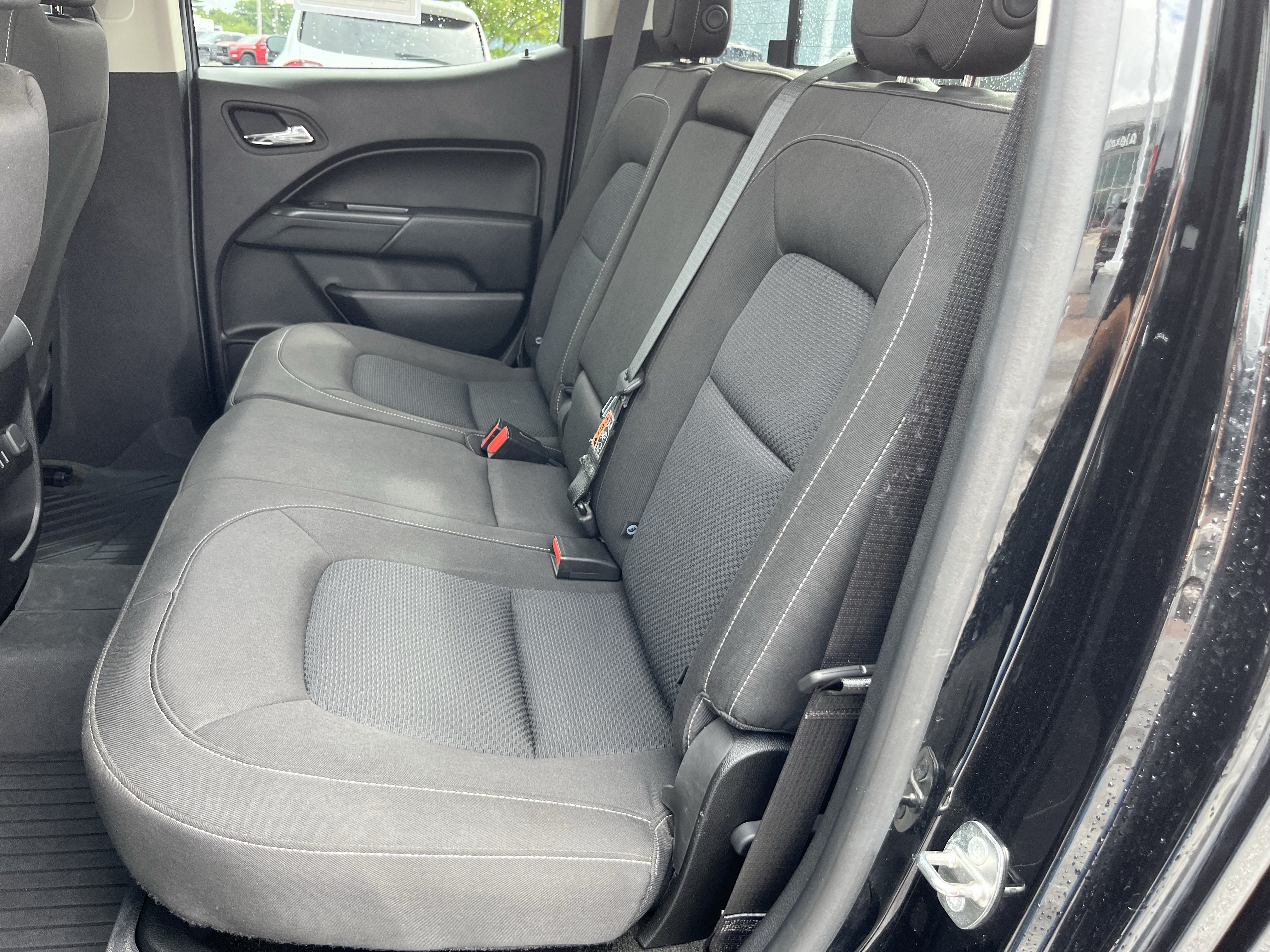 Used 2018 Chevrolet Colorado LT AWD/4WD image 16