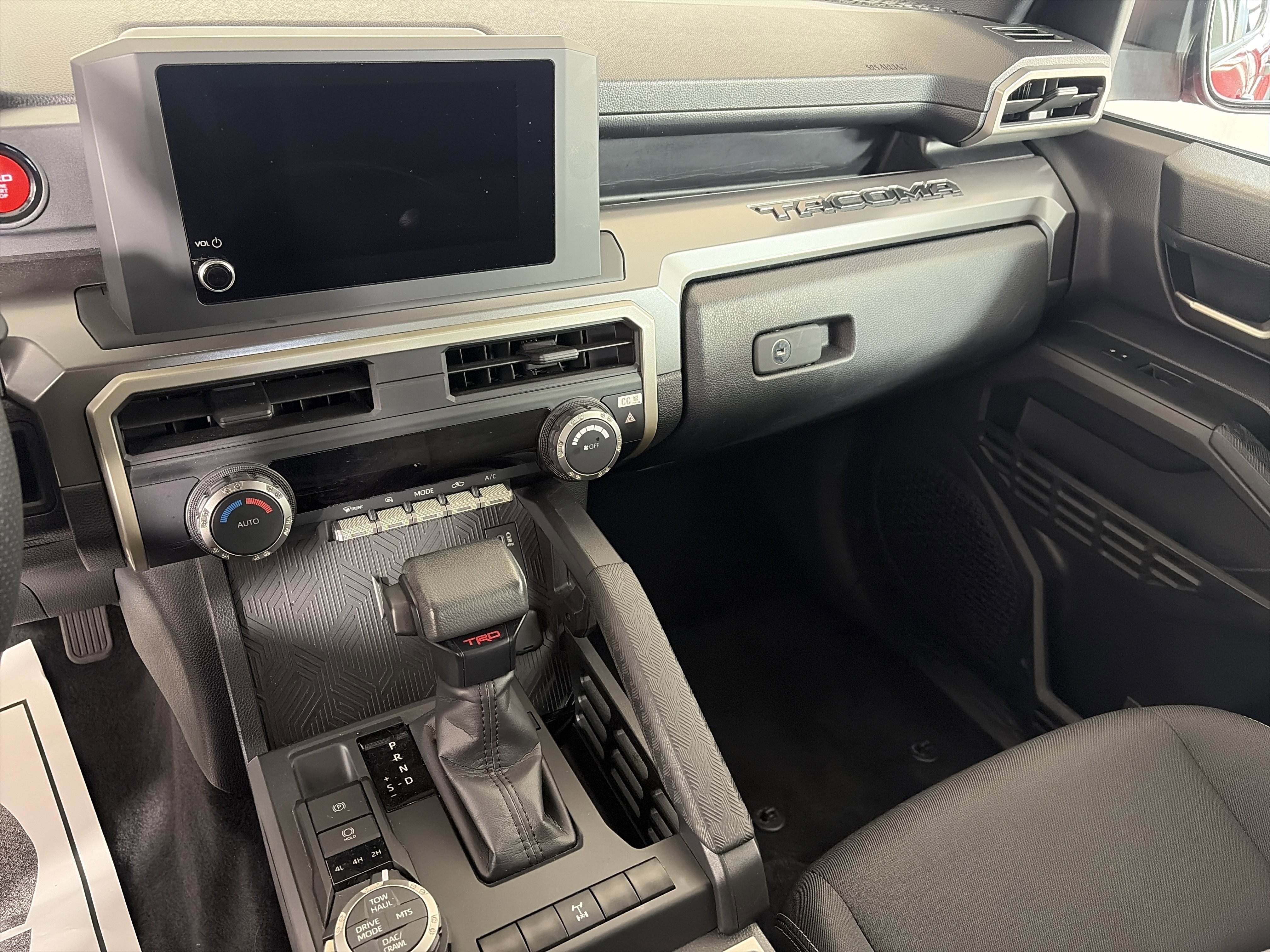 Used 2024 Toyota Tacoma TRD Off-Road image 4