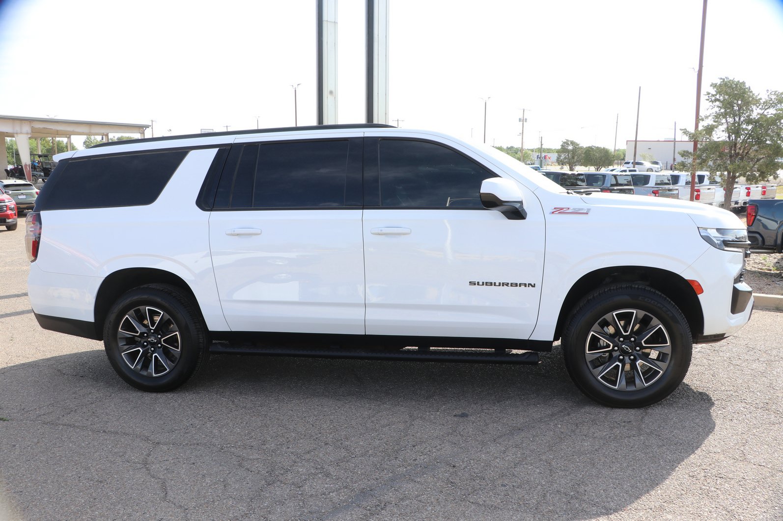 Used 2023 Chevrolet Suburban Z71 AWD/4WD image 8
